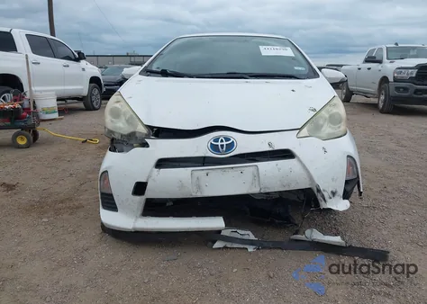 2012 Toyota Prius C Three из США, поврежденный, VIN JTDKDTB30C1020687